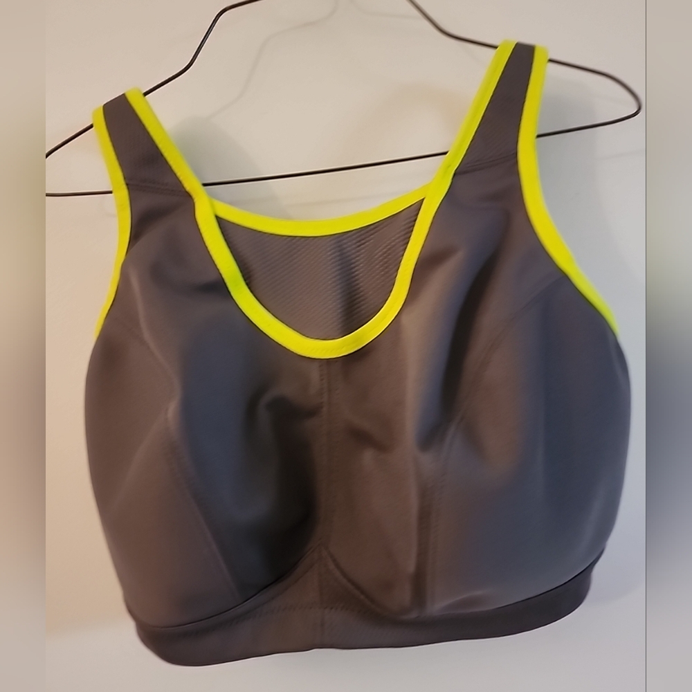 GLAMORISE SPORTS BRA